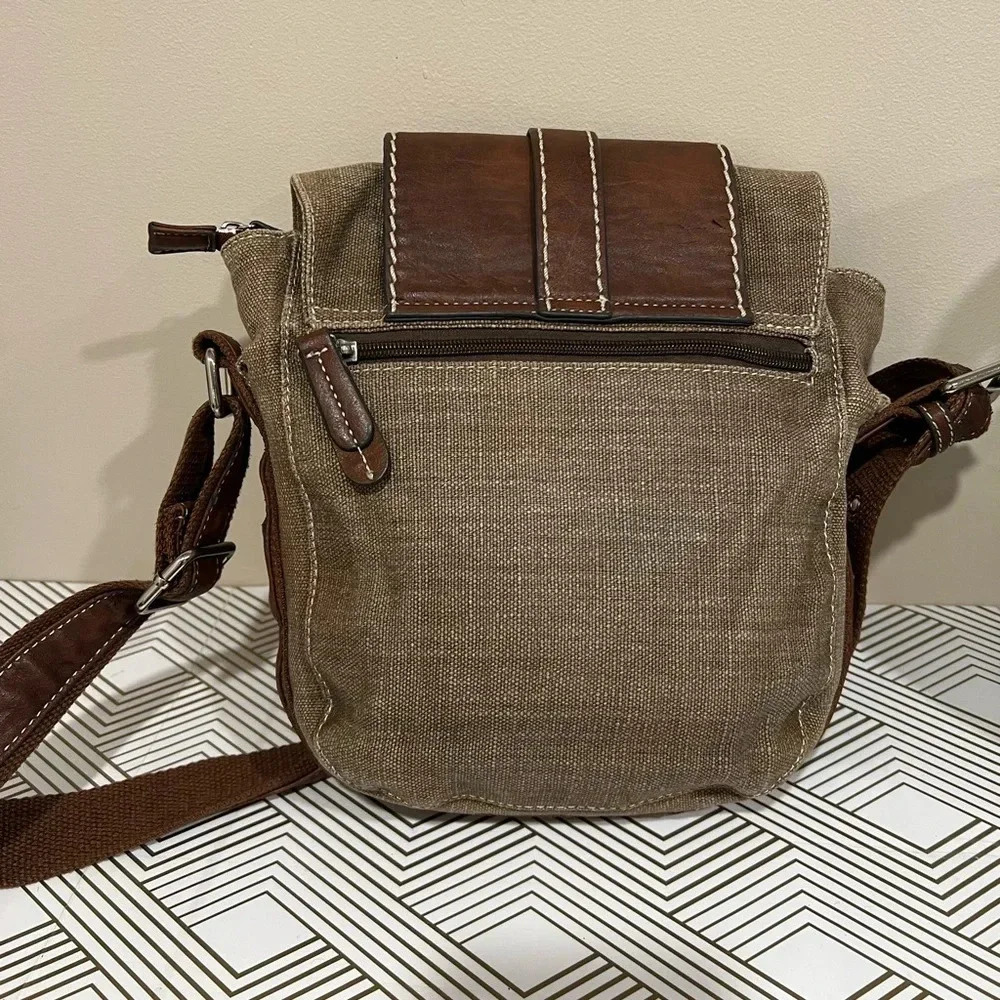 🍁4/$15 Hilary Radley Crossbody bag🍁 - Picture 2 of 10